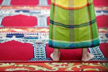 Cholon Jamail Camii. Müslüman dua ediyor. Ho Chi Minh Şehri. Vietnam. 
