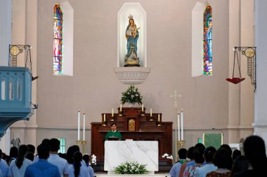 Cua Bac Katolik Kilisesi. Pazar katolik ayini. Hanoi. Vietnam. 