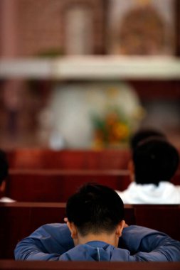 Manastır manastırı. Ca 'mın Hanımefendisi. Öğlen Namazındaki Keşişler, Saatler Edebiyatı 'nın bir parçası. Vietnam. 