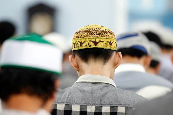 Cholon Jamial Camii Cuma Namazında Duasında Müslüman Olan Kufi Şapkası — Stok fotoğraf