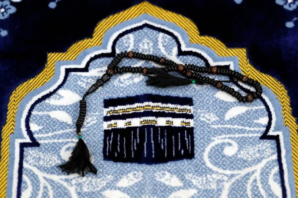 Islam Karpet Doa Dan Tasbih Manik Manik Masjid Bah — Stok Foto