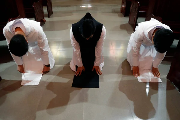 Цистерціанське Абатство Мати Мого Батька Монахи Моляться Церкві Єтнам — стокове фото