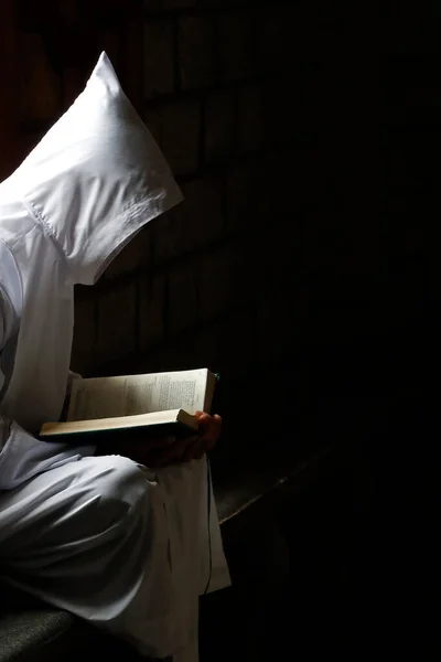Cistercian Abbey Our Lady Monk Reading Bible Vietnam — Stok Foto