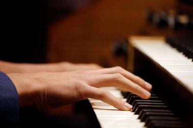 Aziz Clotilde Kilisesi. Organ çalgıcısı. Cenevre. İsviçre. 