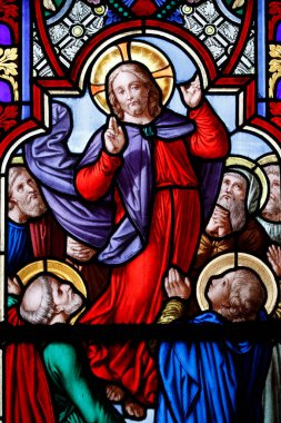 Chambery Katedrali. Lekeli cam pencere. İsa 'nın cennete yükselişi. Fransa. 