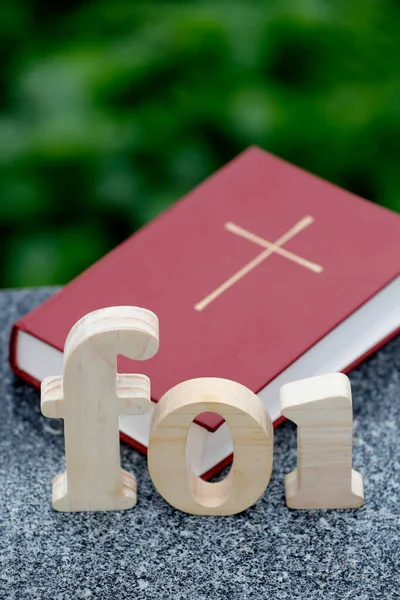 Letras Madera Que Forman Palabra Foi Biblia Símbolo Cristiano —  Fotos de Stock
