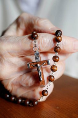 Kutsal Yaraların Tespihi 20. yüzyılın başında Saygıdeğer Rahibe Marie Martha Chambon tarafından tanıtıldı. Marclaz. Fransa. 