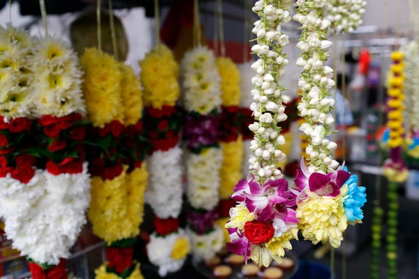 Blommor Säljs Försäljare Gatorna För Att Ges Som Offer Till — Stockfoto
