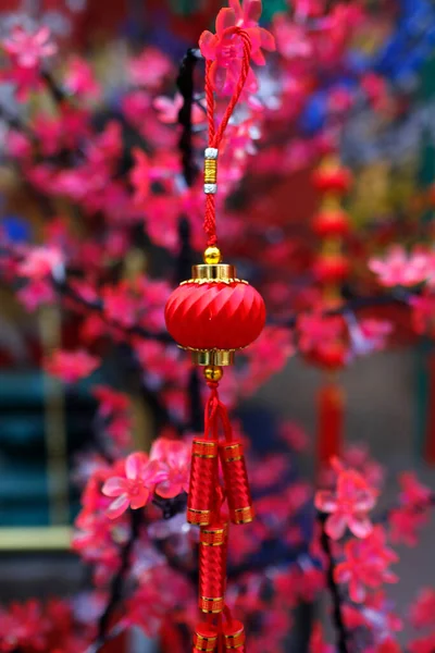 Chińska Świątynia Taoistów Guan Czerwone Tradycyjne Latarnie Wiszące Drzewie Chiński — Zdjęcie stockowe