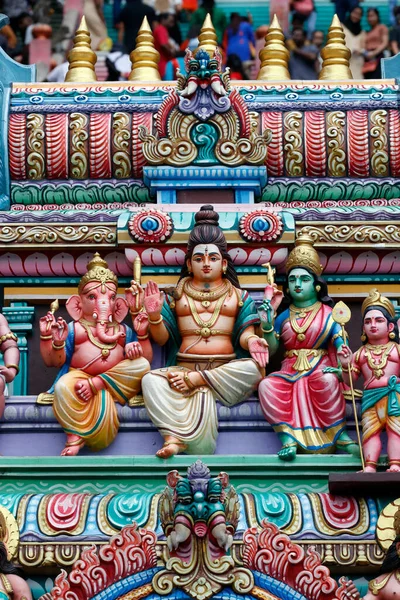 Hinduistický Chrám Svatyně Jeskyní Batu Barevné Sochy Různých Hinduistických Bohů — Stock fotografie