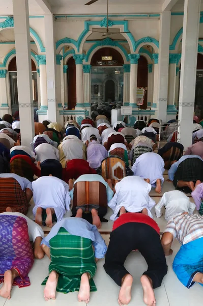 Мечеть Ниа Мусульмане Время Пятничной Молитвы Чау Док Вьетнам — стоковое фото