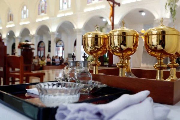 Katolikus Templom Vasárnapi Mise Eucharisztikus Asztal Minh Város Vietnam — Stock Fotó