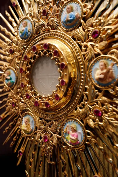 Katholieke Kerk Het Heilig Sacrament Een Monstrans Aanbidding Van Eucharistie — Stockfoto