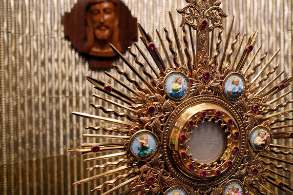 Katolická Církev Blahoslavená Svátost Monstranci Klanění Eucharistie — Stock fotografie