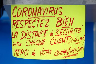 Coronavirus (COVID-19) salgını. Koruma önlemleri. Açık hava pazarı. Fransa. 