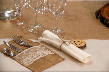 Düğün partisi. Masayı restuarant olarak ayarla. Fransa. 