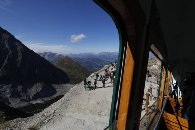 Mont Blanc Tramvayı (TMB) Fransa 'nın en yüksek demiryolu hattıdır. Saint-Gervais. Fransa. 