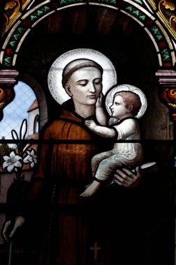 Saint Francis de Sales Kilisesi. Lekeli cam pencere. Padua 'lı Anthony ve bebek İsa. Cenevre. İsviçre. 