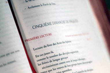 Edebiyat. Beşinci Paskalya Pazarı. Megeve. Fransa. 