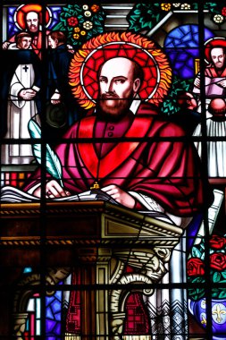 Basilique de la Ziyaret. Lekeli cam pencere. Aziz Francis de Sales, Kutsal Meryem 'i Ziyaret Yoldaşlığı' nı (Visitandines) 6 Haziran 1610 'da Annecy' de kurdu. Annecy. Fransa. 