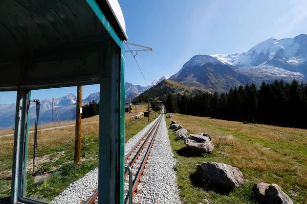 Die Mont Blanc Straßenbahn Tmb Ist Die Höchste Bergbahnlinie Frankreichs — Stockfoto