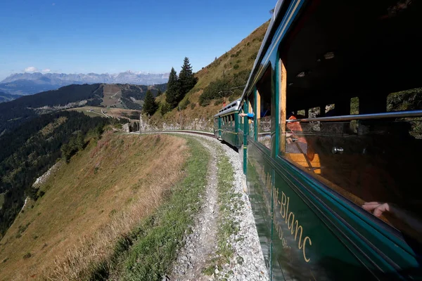Die Mont Blanc Straßenbahn Tmb Ist Die Höchste Bergbahnlinie Frankreichs — Stockfoto