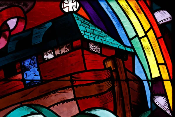 卖玻璃杯的诺亚的方舟圣约瑟夫 德斯芬斯大教堂Annecy — 图库照片