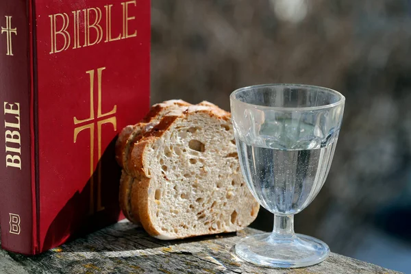 Bread Glass Water Holy Bible Lent Solemn Religious Observance Begins — Stock Photo, Image