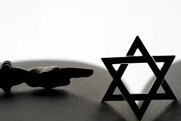 Ein Silberner Yad Jüdischer Ritueller Zeiger Ein Jüdischer Davidstern Und — Stockfoto