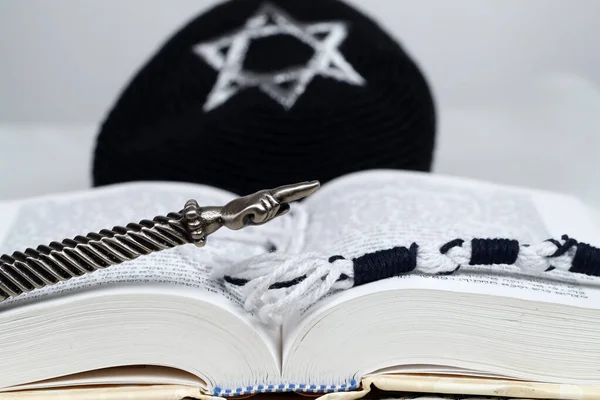 Sylver Yad Siyah Beyaz Tzitzit Kippah Torah Yahudi Sembolleri Dini — Stok fotoğraf