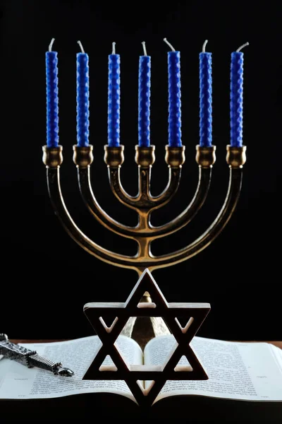Nyitott Tóra Dávid Csillaga Yad Menóra Vagy Héber Lámpaállvány Judaizmus — Stock Fotó