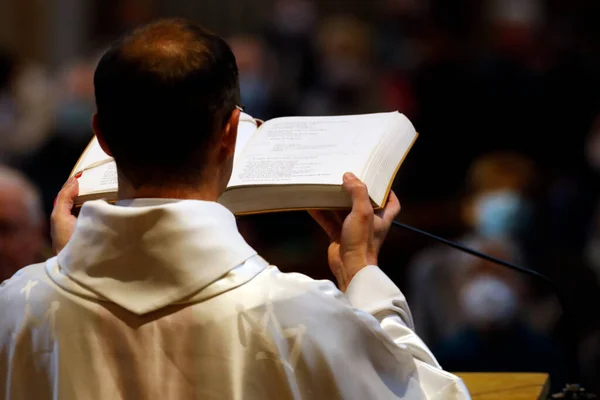 Katholieke Kerk Viering Van Zondagsmis Covid Epidemie Liturgie Van Het — Stockfoto