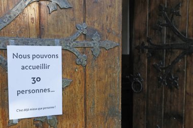 Tecritten sonra Protestan servisi. Covid_19. Fransa. 