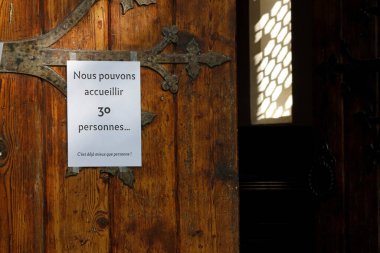 Tecritten sonra Protestan servisi. Covid_19. Fransa. 