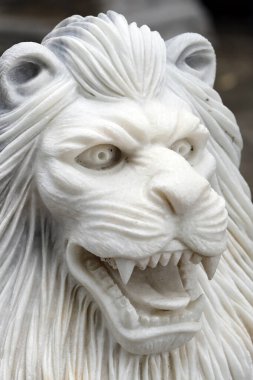 Uzun Hanh Budist Pagoda. Koruyucu aslan girişte. Heykel. Quy Nhon. Vietnam. 