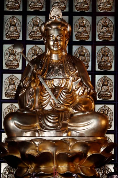 Khai Doan Koning Geëerd Pagoda Quan Guan Yin Bodhisattva Van — Stockfoto