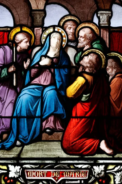 科德利埃教堂缝隙玻璃窗 圣母玛利亚之死 索尼埃上校 — 图库照片
