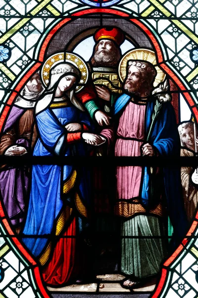 Die Kirche Saint Pierre Bleiglasfenster Die Hochzeit Der Jungfrau Maria — Stockfoto