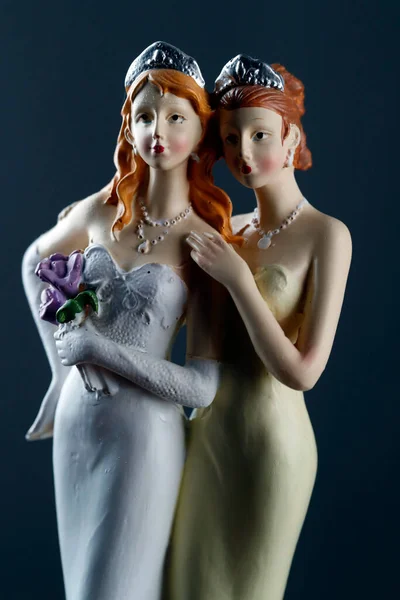 Ślubna Figurka Dwóch Kobiet Symboliczny Obraz Małżeństwa Tej Samej Płci — Zdjęcie stockowe