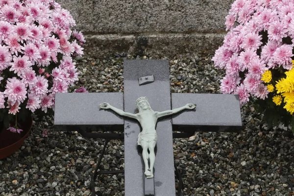 Día Todos Los Santos Cementerio Crucifijo Jesús Cruz Francia — Foto de Stock