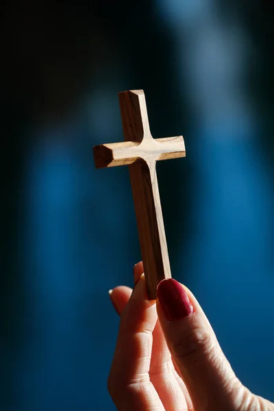 Християнський Дерев Яний Хрест Руці Віра Духовність Франція — стокове фото