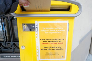 Coronavirüs salgını (COVID-19). Postane kısıtlaması. Fransa. 