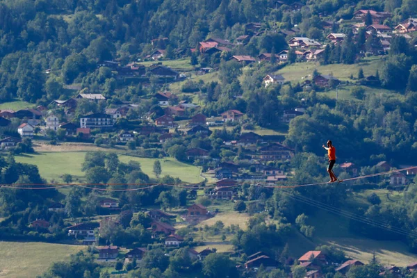 Franska Slackliner Nathan Paulin Går Highline Helgonet Gervais Les Bains — Stockfoto