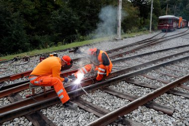 Mont Blanc Tramvayı (TMB) Fransa 'nın en yüksek demiryolu hattıdır. Bakım işleri. Fransa. 