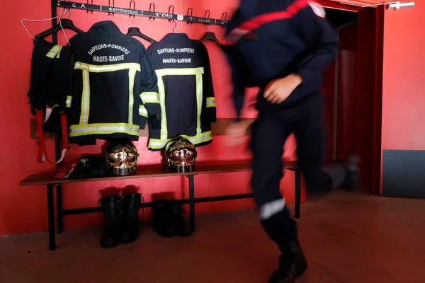 Πυροσβεστική Πυροσβέστης Γάλλοι Σαπιούρ Πομπίερς Γαλλία — Φωτογραφία Αρχείου