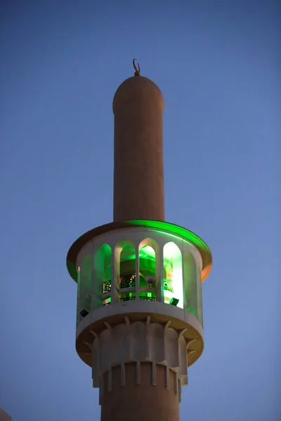 アリー イブン タリブ モスク 夜のミナレット ドバイ アラブ首長国連邦 — ストック写真