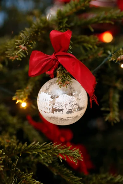 Χριστουγεννιάτικο Δέντρο Στολίδια Γενεύη Ελβετία — Φωτογραφία Αρχείου
