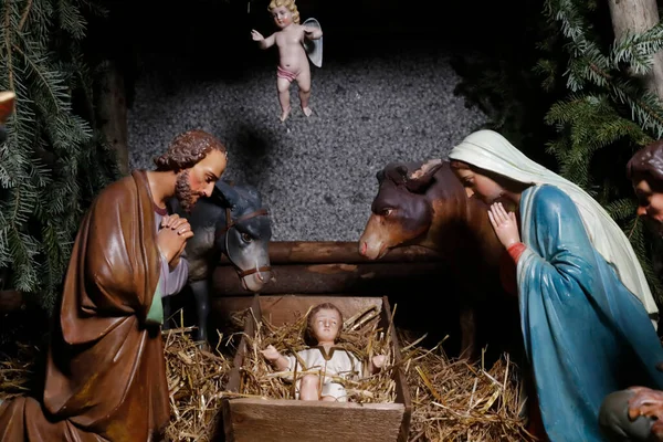 Scéna Zrození Vánoční Postýlka Svatá Rodina Ježíškem Katolická Církev Francie — Stock fotografie