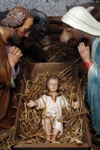 Scéna Zrození Vánoční Postýlka Svatá Rodina Ježíškem Katolická Církev Francie — Stock fotografie
