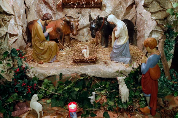 Betlehem Jelenet Karácsonyi Kiságy Katolikus Templom Franciaország — Stock Fotó